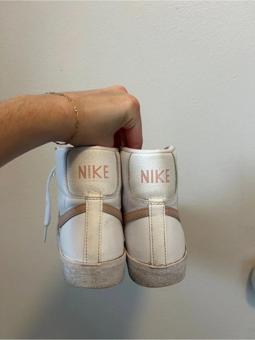 Nike Women's White Blazers. Beige/Pink Swoosh.